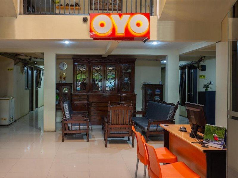 Audah Guesthouse Syariah Redpartner Jakarta Exterior photo