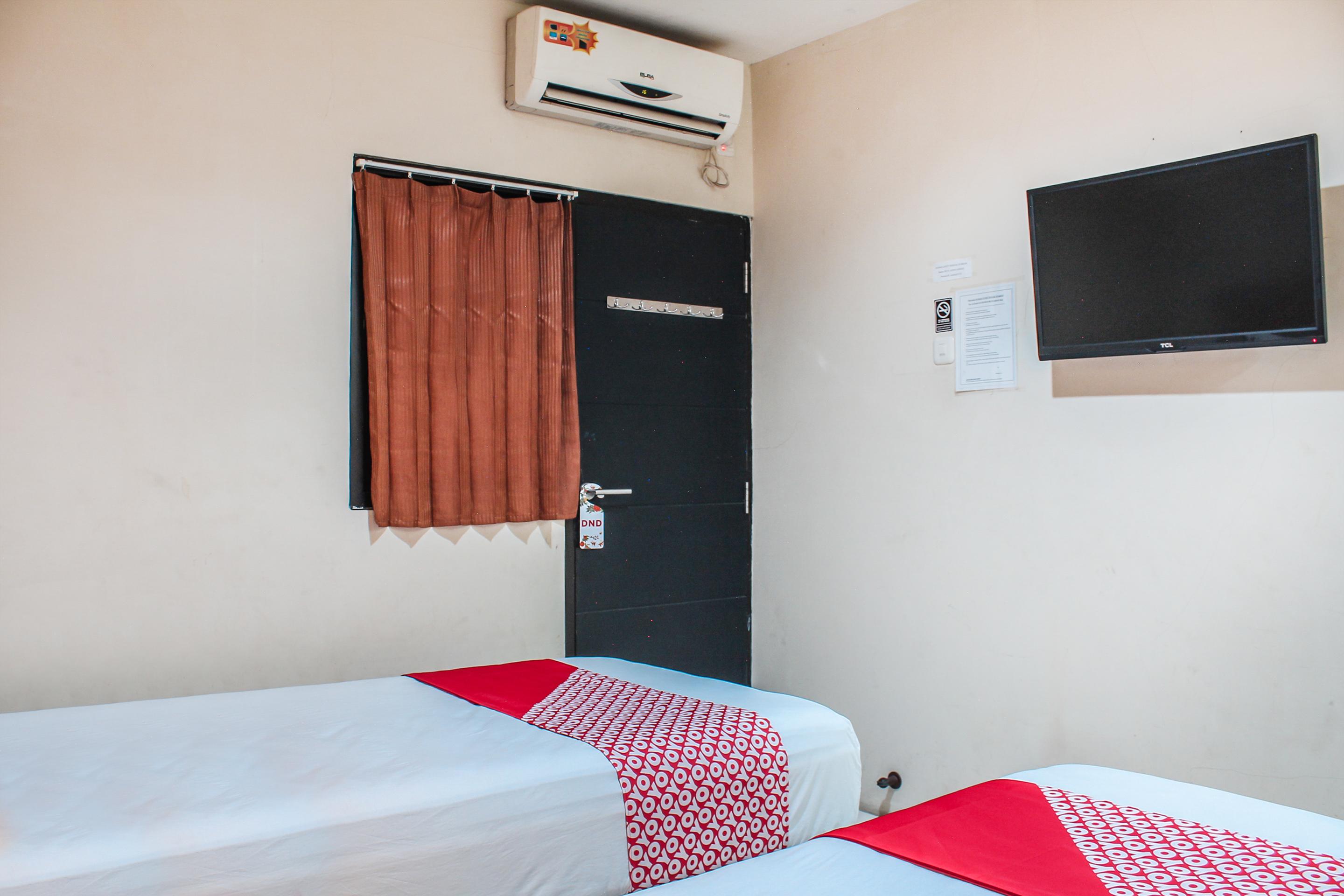 Audah Guesthouse Syariah Redpartner Jakarta Exterior photo