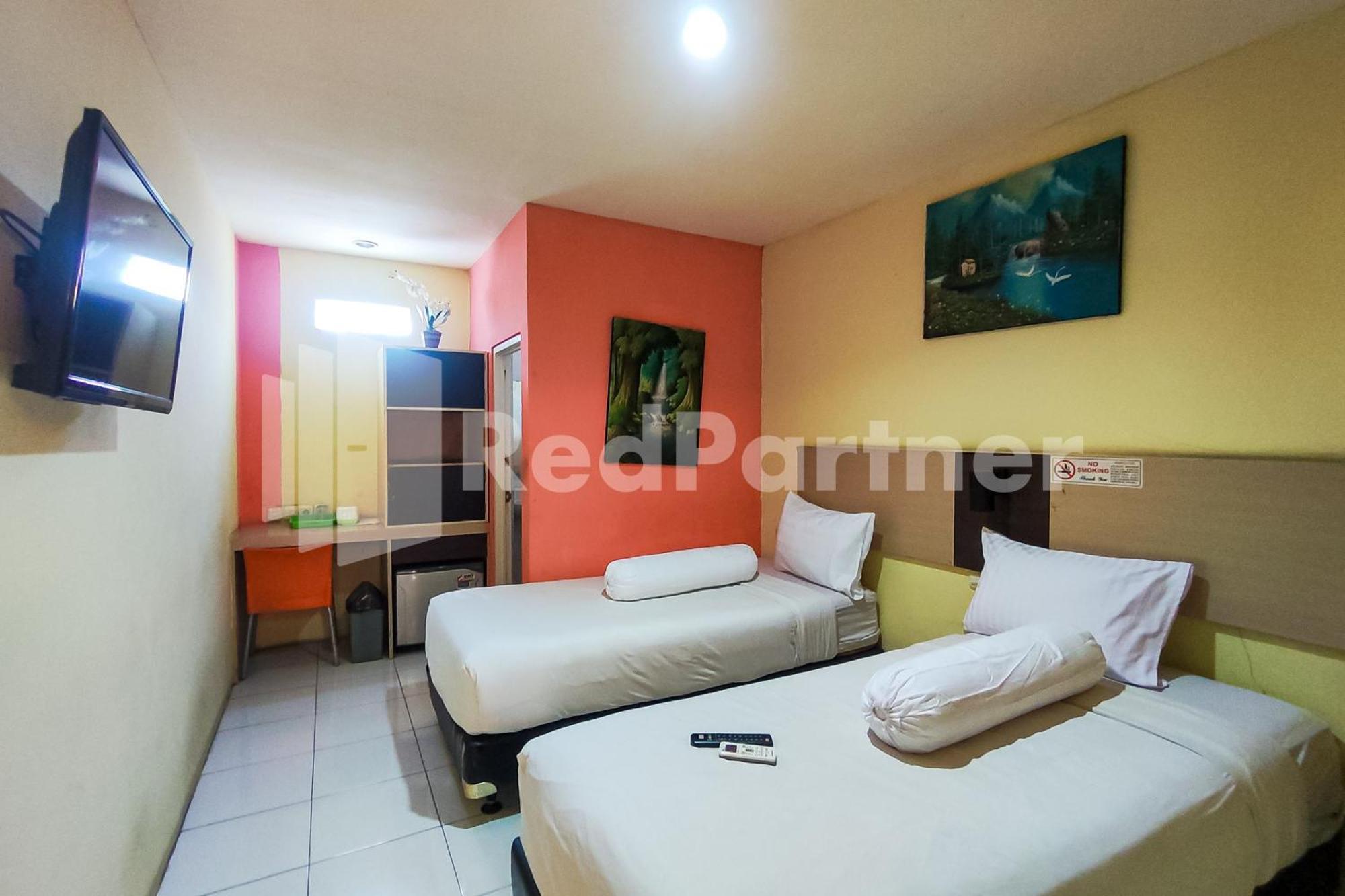 Audah Guesthouse Syariah Redpartner Jakarta Exterior photo