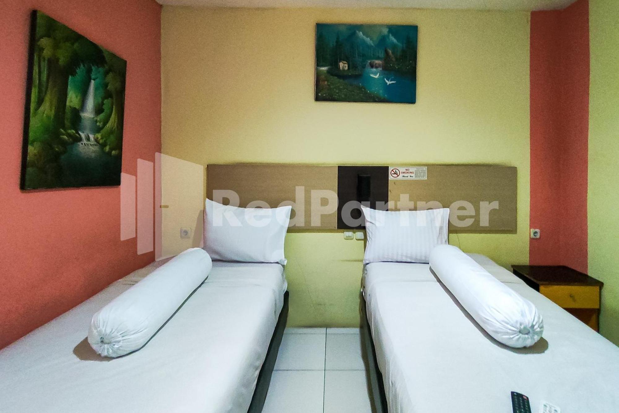 Audah Guesthouse Syariah Redpartner Jakarta Exterior photo