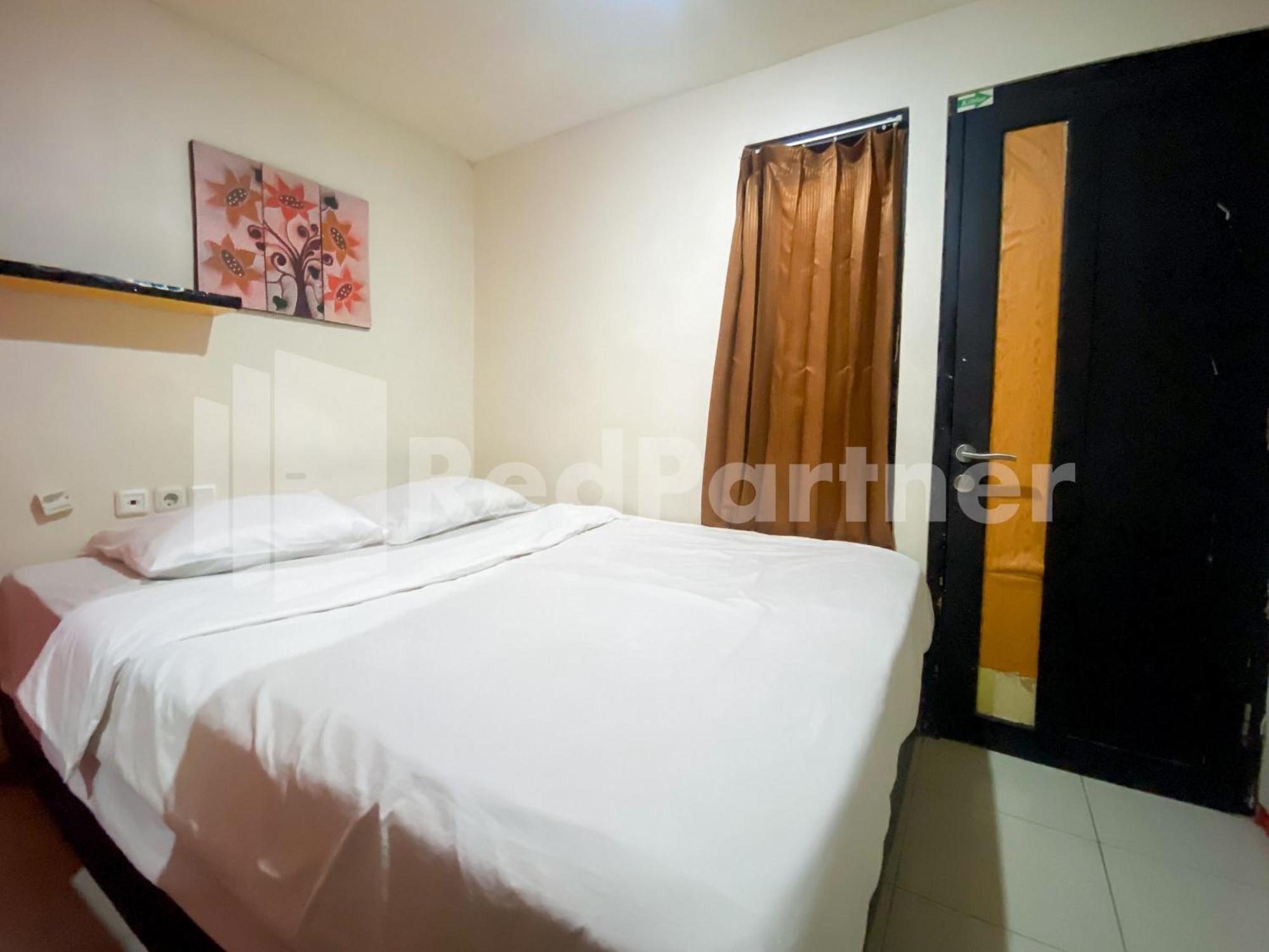 Audah Guesthouse Syariah Redpartner Jakarta Exterior photo